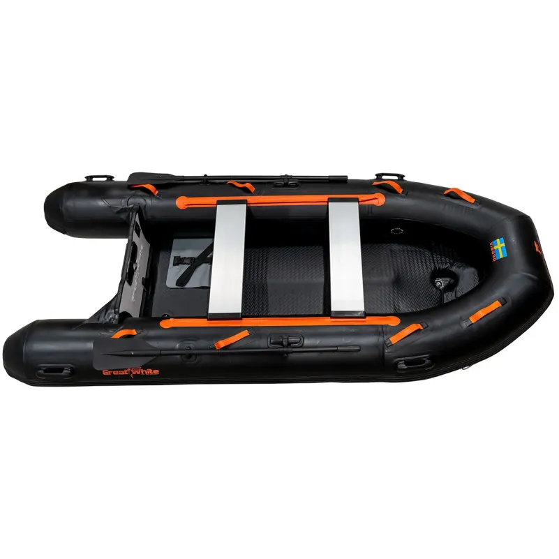 Greatwhite 3.3 meters gummibåt med uppblåsbar V-köl. svarta tuber och högtrycks luftdurk.