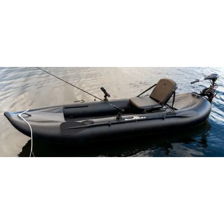 Uppblåsbar fiskekajak med spöhållare och motorfäste