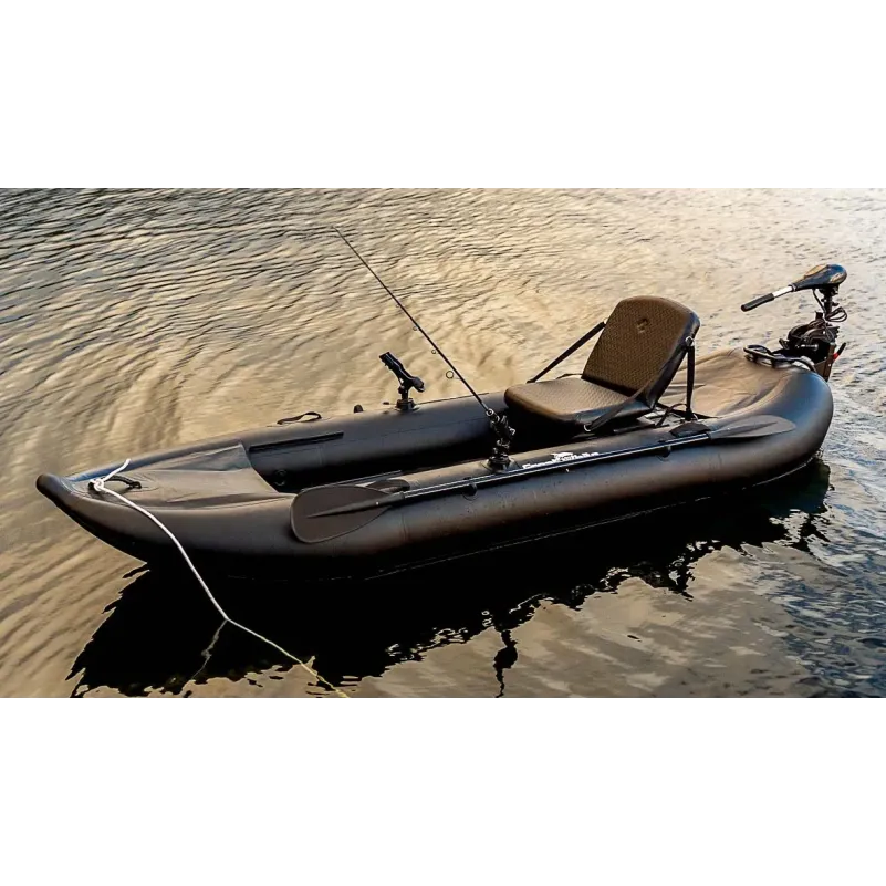 Uppblåsbar fiskekajak med spöhållare och motorfäste