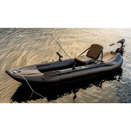 Uppblåsbar fiskekajak med spöhållare och motorfäste