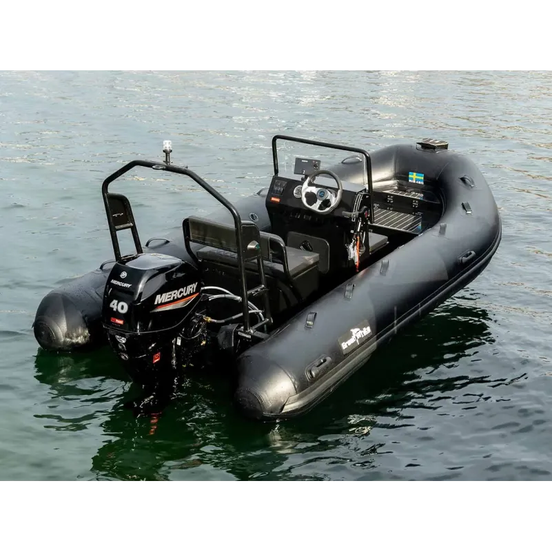 Båtpaket Greatwhite RIB420 Aluminium inkl soffa, rattkonsol, targabåge & Mercury 40hk