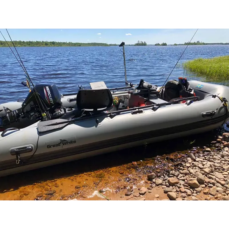 Gummibåt IF430 är perfekt för fiske och mycket tålig.