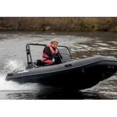 DLX360 aluminiumrib. Ribbåt med kort rigg och 30HK. aluminiumskrov