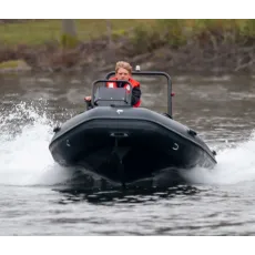 DLX360 aluminiumrib. Ribbåt med kort rigg och 30HK. aluminiumskrov 2