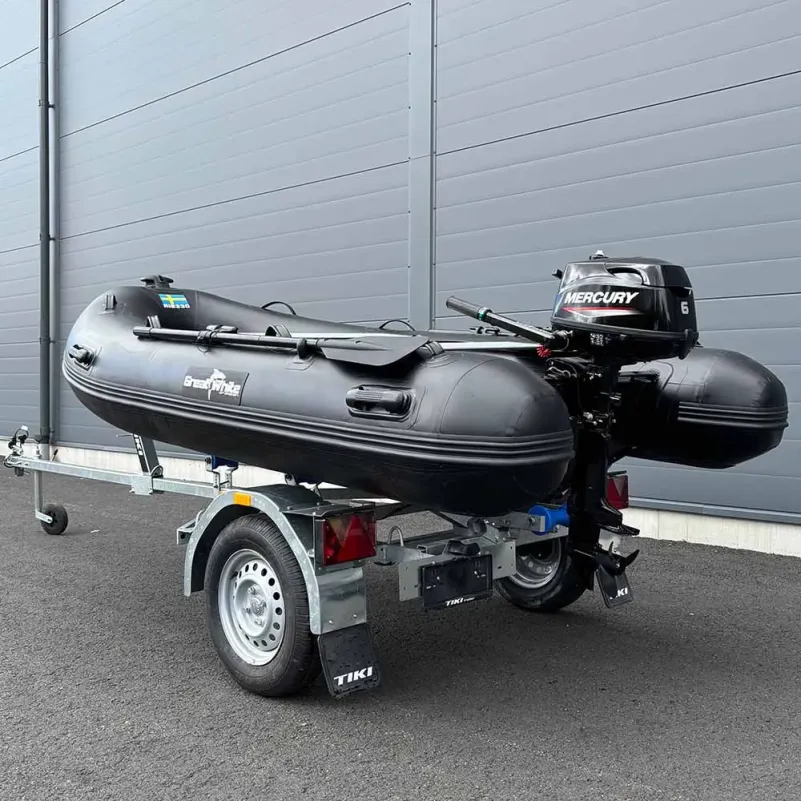 Tiki BE600-R är en perfekt båtrailer för mindre båtar.