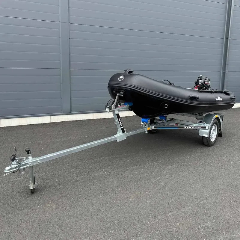 Tiki BE600-R är perfekt för ribbåtar med kort rigg.