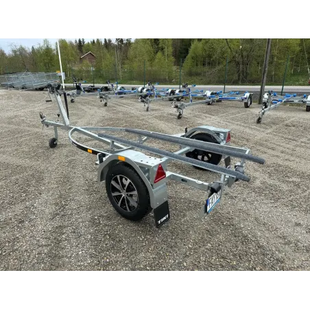 Tiki Jetskitrailer JS750-R Tour & Race, ALU Fälgar , 80km/h Tiki Jetskitrailer JS750-R Tour & Race, ALU Fälgar , 80km/h