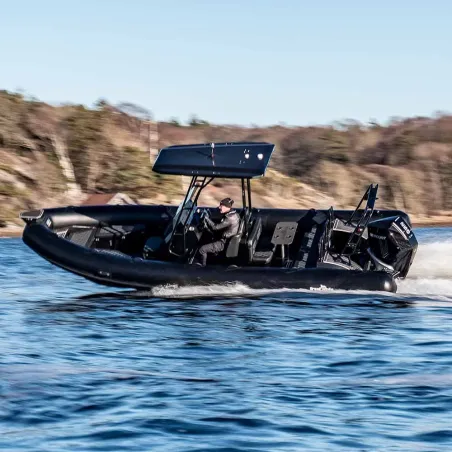 Aluminiumrib DLX700 med kylskåp och T-top