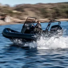 aluminium ribbåt med djupt v-skrov och upp till mercury 80 hk 2