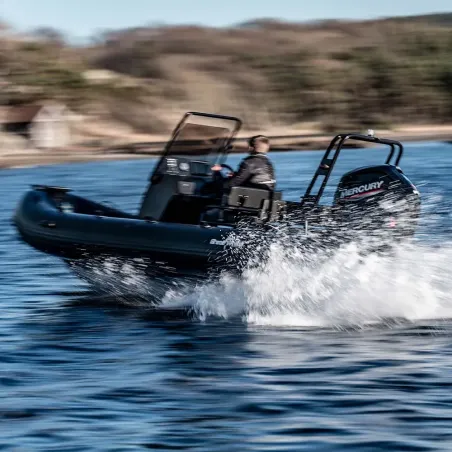 DLX500 är supersnabb med 80hk utombordare