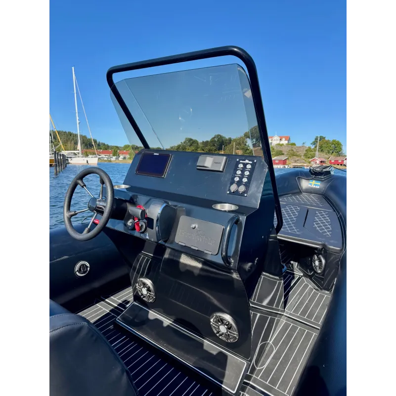 "Visningsex" Greatwhite DLX640 med Mercury 150hk V6 Racing