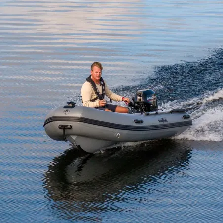 Köp din aluminiumrib 330 med dubbelskrov och förvaring från Greatwhite