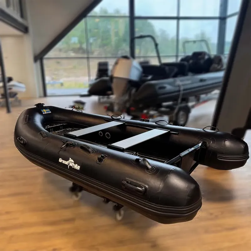 Visningsex Greatwhite ALU330 Dubbelskrov med Förvaring