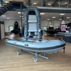 'Transportskadad' Greatwhite ALU380 Dubbelskrov med förvaring