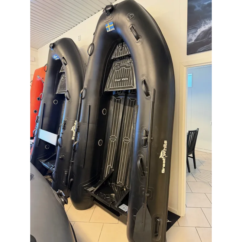 Lätt begagnad Greatwhite ALU300 Enkelskrov med Förvaring