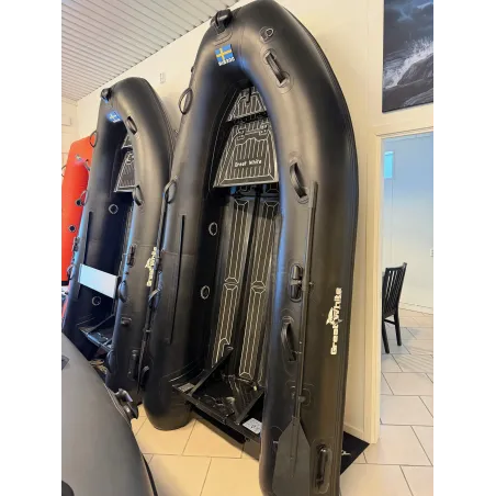 Lätt begagnad Greatwhite ALU300 Enkelskrov med Förvaring