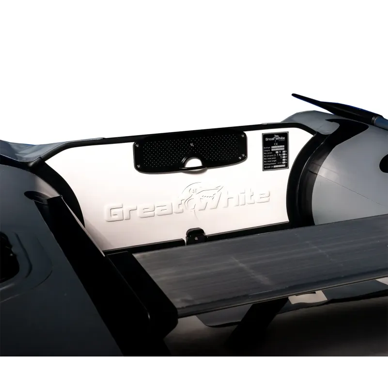 Gummibåt IF270 uppblåsbar V-köl, akterspegel