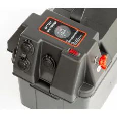 Batteribox med 2st USB-uttag, 2st 12V-uttag, 60A säkring och Battericheck